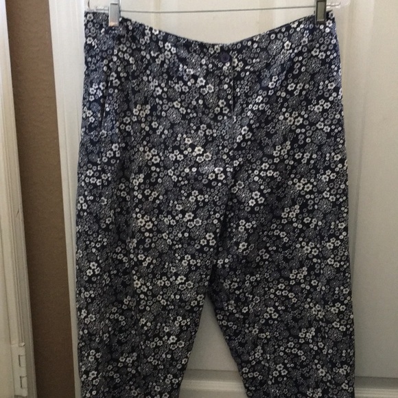 FINAL MARKDOWN Liz Claiborne Liz sport capris 14 - Picture 1 of 9